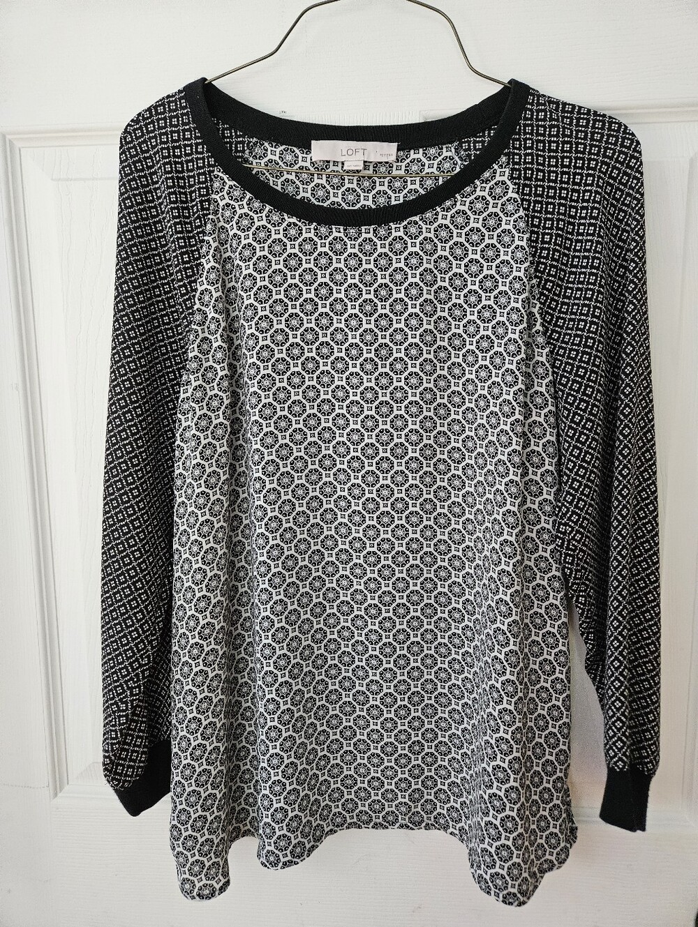 LOFT Black & White Patterned Long-Sleeve Top